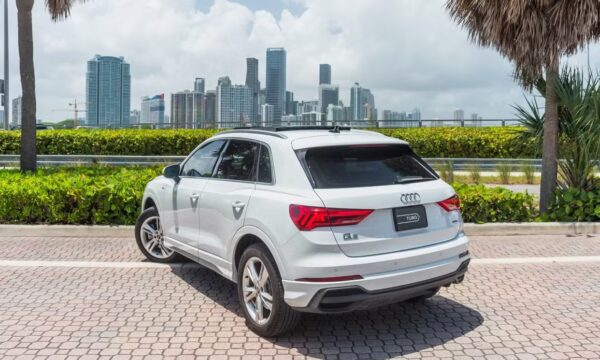 Audi Q3 2024 - Image 2